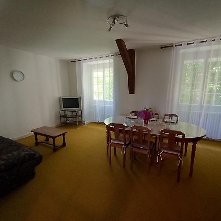 L Escapade Parodienne Paray-le-Monial Εξωτερικό φωτογραφία
